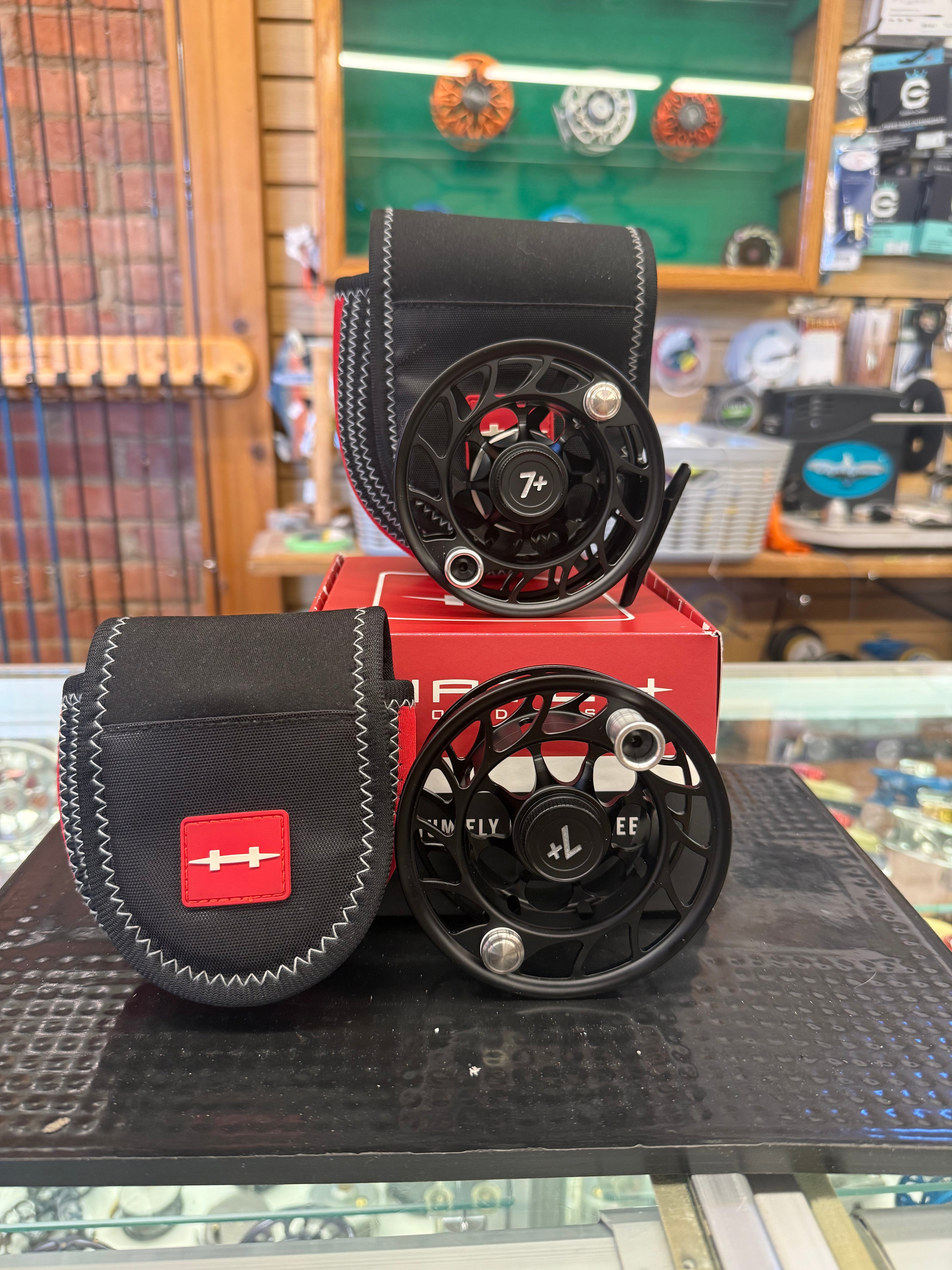 Hatch Iconic 7+ large arbor W/ Spare Spool Trade in !MINT CONDITION! 15% OFF