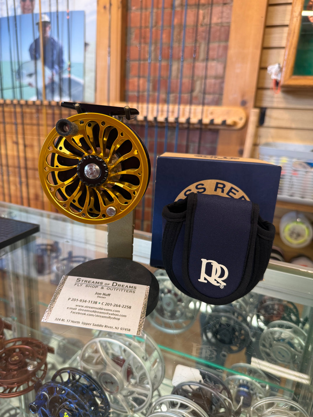 Ross San Miguel 5/6 50th edition 20% OFF fly reel in MINT CONDITION W/ Large Knob piece