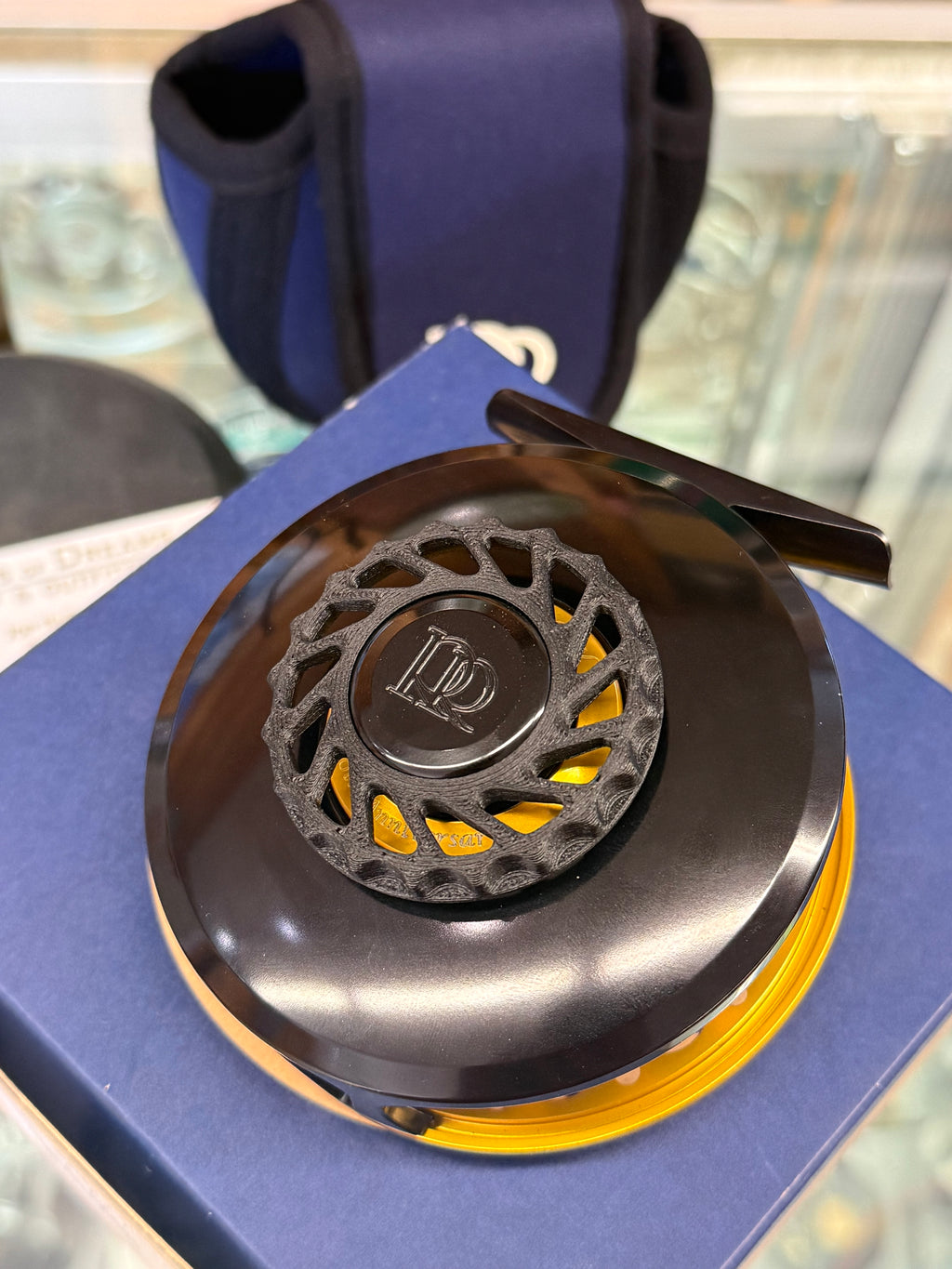 Ross San Miguel 5/6 50th edition 20% OFF fly reel in MINT CONDITION W/ Large Knob piece
