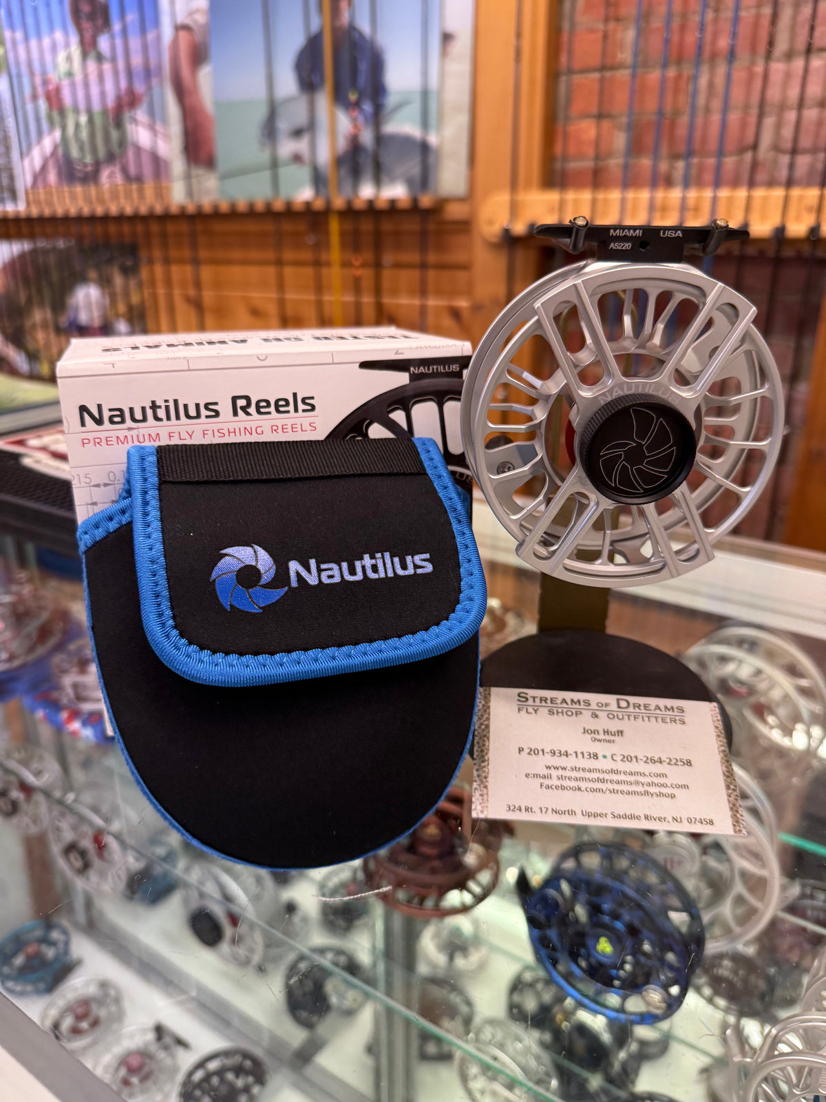 🔥Nautilus XL Max Silver trade-in MINT CONDITION 20% OFF
