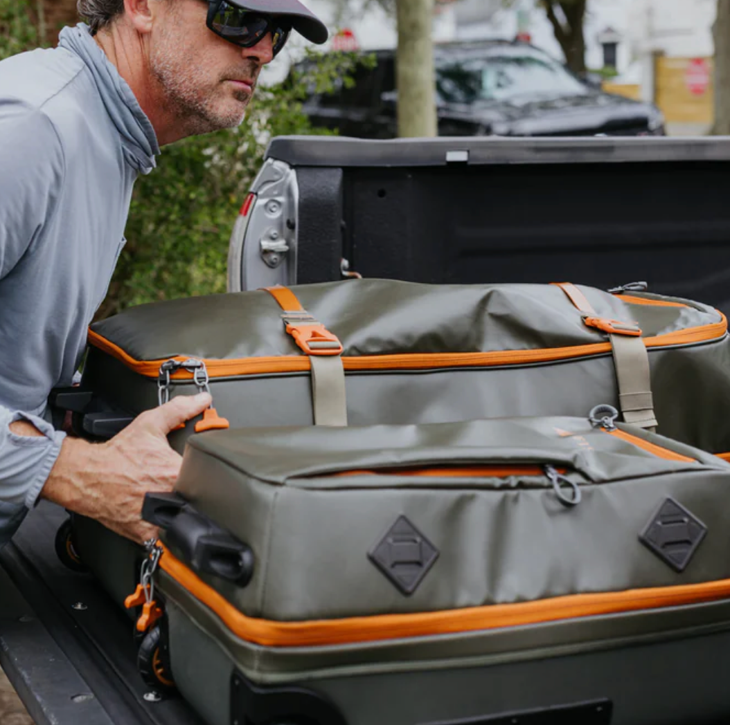 Fishpond Stormshadow Rolling Carry-on